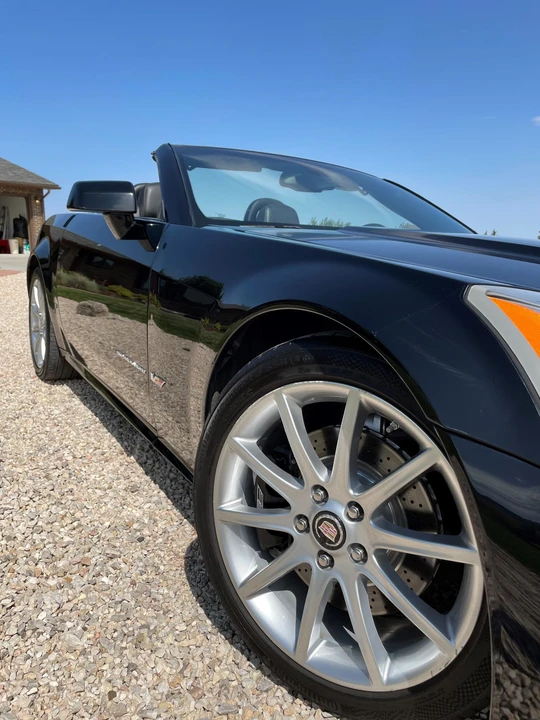 2006 Cadillac XLR-V - Image 22 of 31