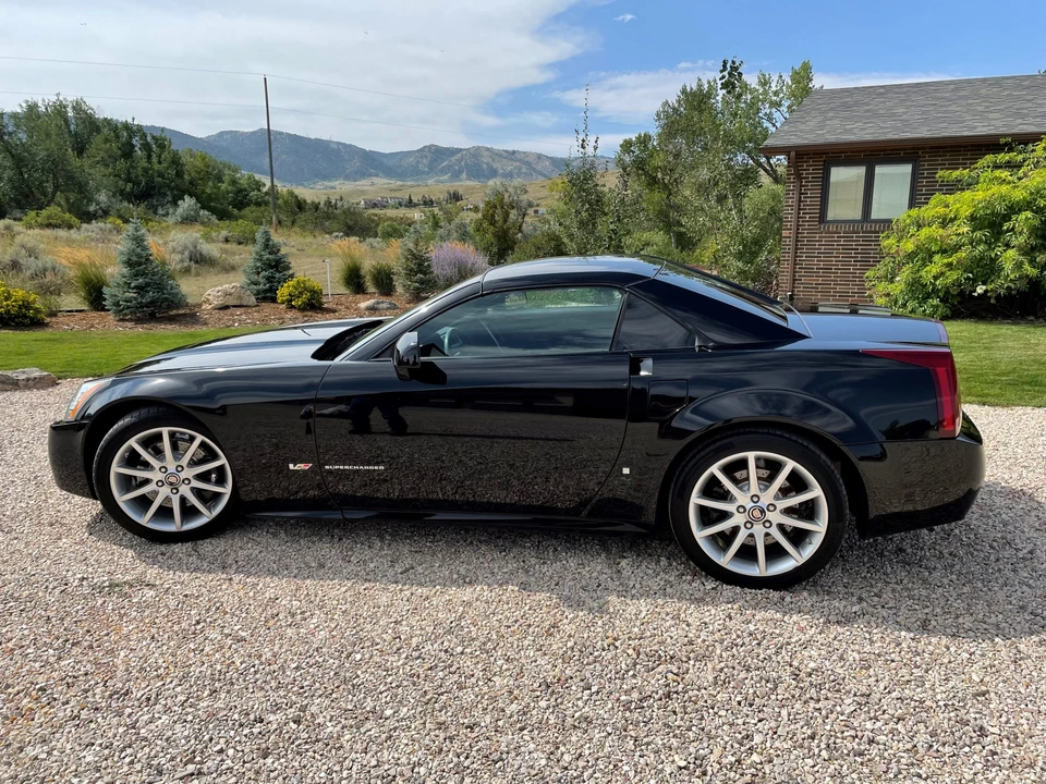 2006 Cadillac XLR-V - Image 11 of 31