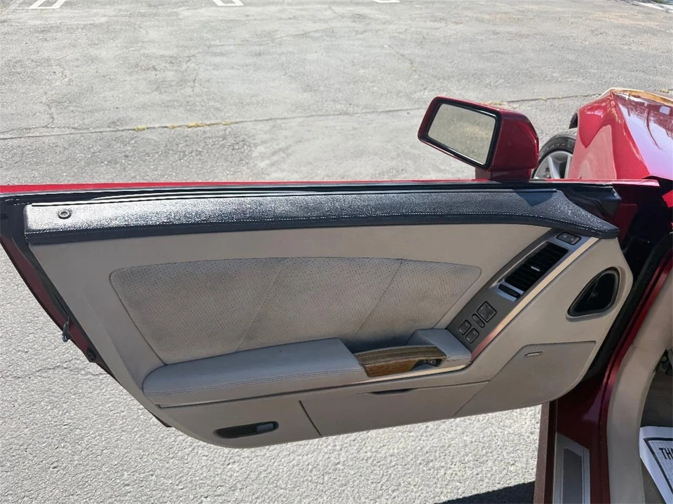 2006 Cadillac XLR-V - Image 9 of 25