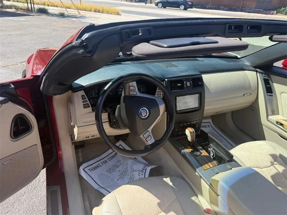 2006 Cadillac XLR-V - Image 14 of 25