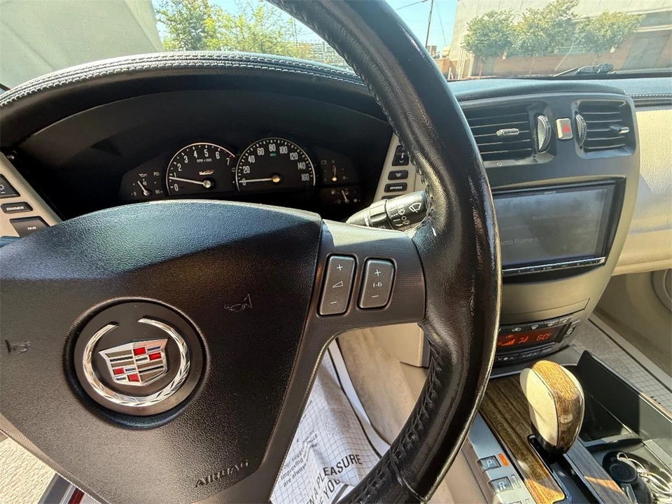 2006 Cadillac XLR-V - Image 22 of 25