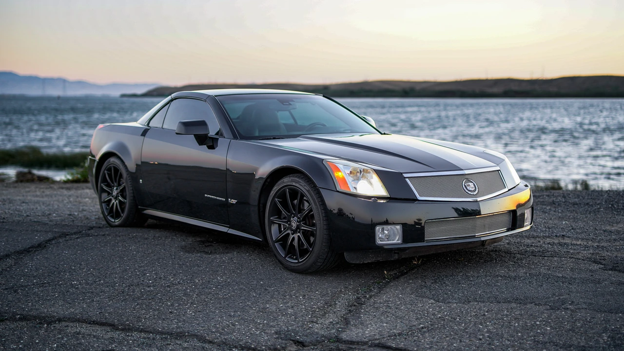2006 Cadillac XLR-V - Image 20 of 31