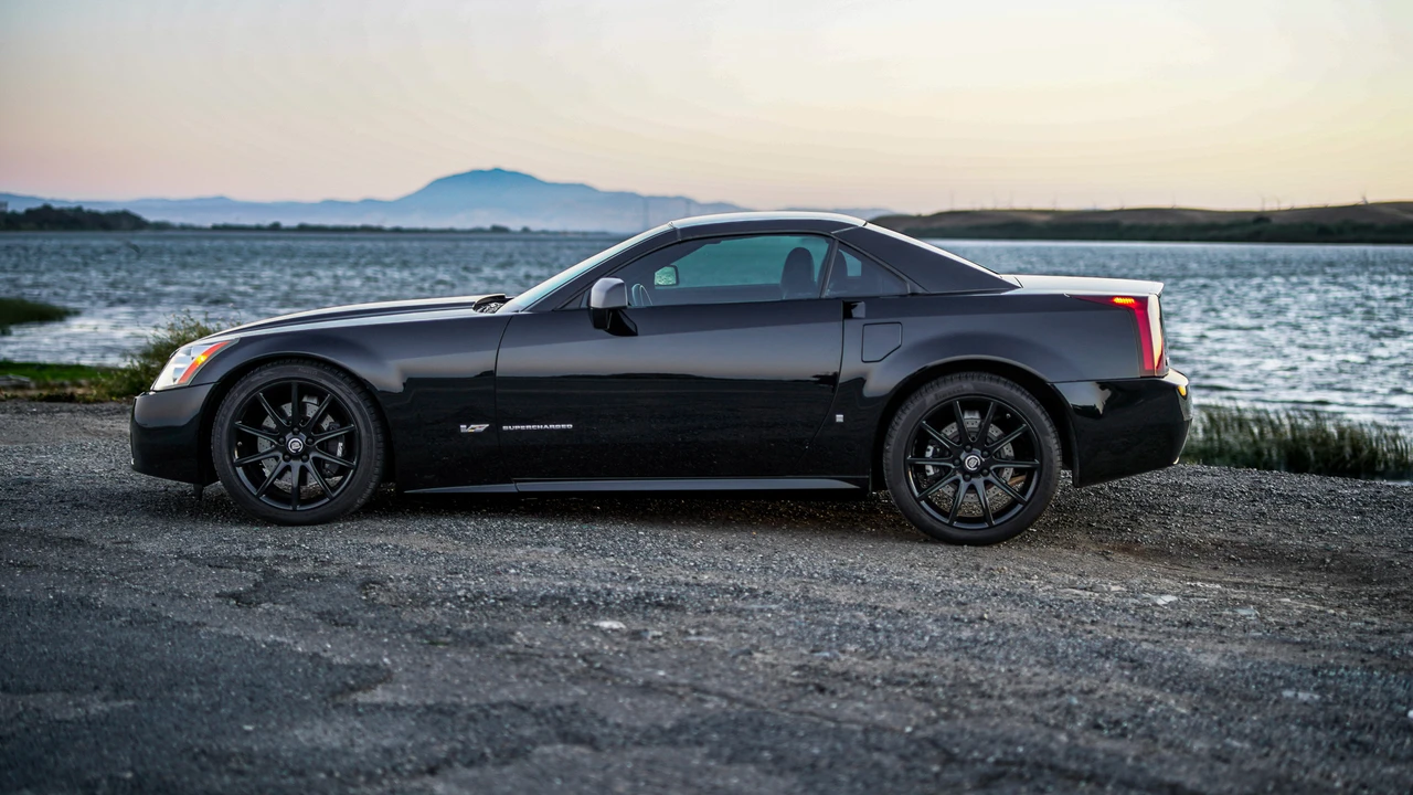 2006 Cadillac XLR-V - Image 9 of 31
