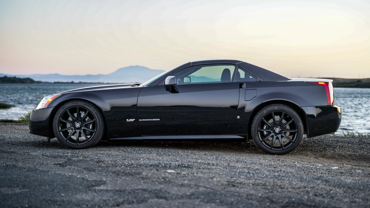2006 Cadillac XLR-V - Image 8 of 31