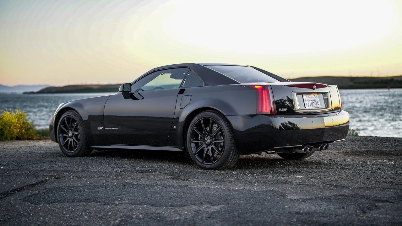 2006 Cadillac XLR-V - Image 13 of 31