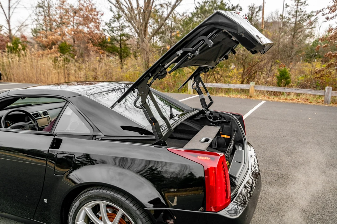 2006 Cadillac XLR-V - Image 17 of 31