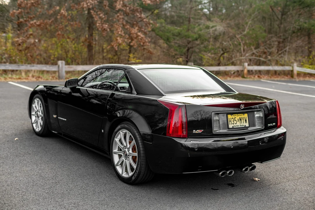 2006 Cadillac XLR-V - Image 14 of 31