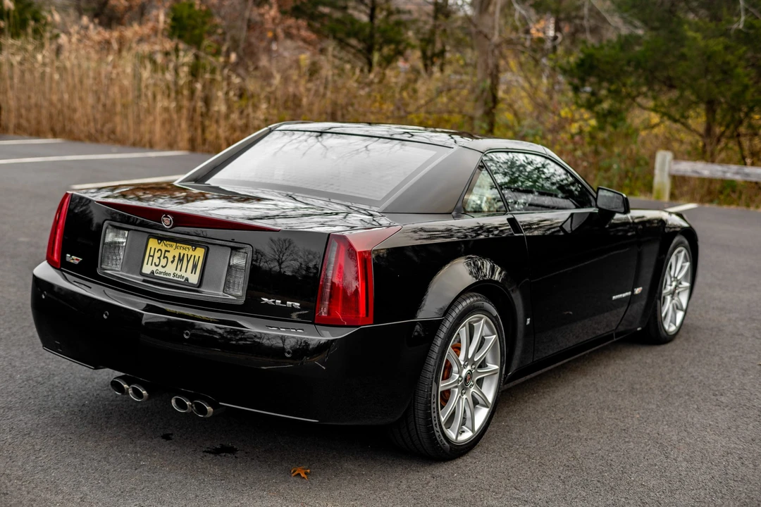 2006 Cadillac XLR-V - Image 10 of 31