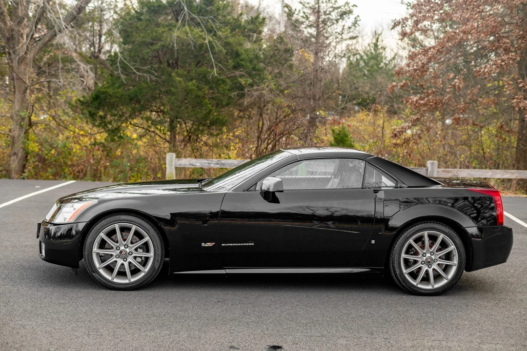 2006 Cadillac XLR-V - Image 15 of 31