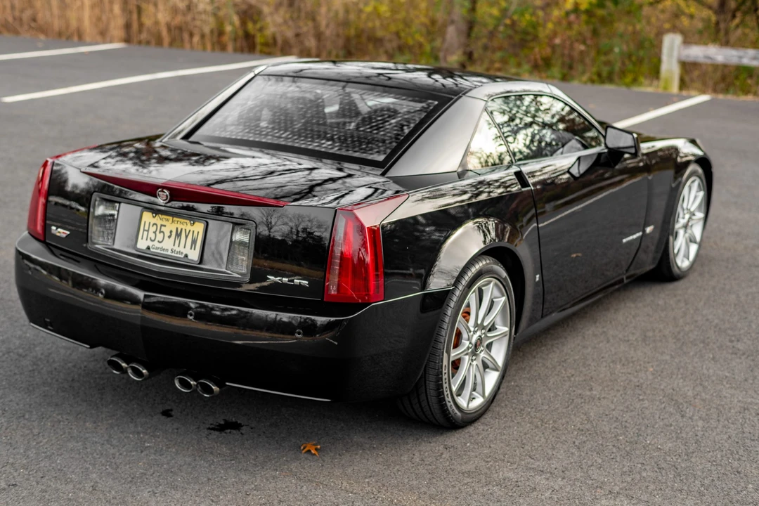 2006 Cadillac XLR-V - Image 11 of 31