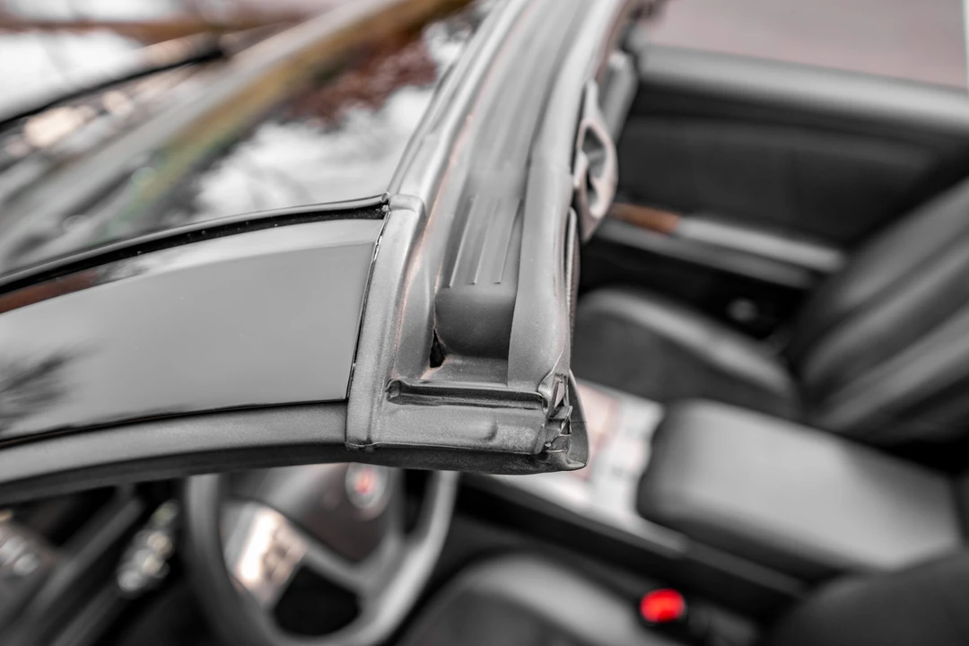 2006 Cadillac XLR-V - Image 22 of 31