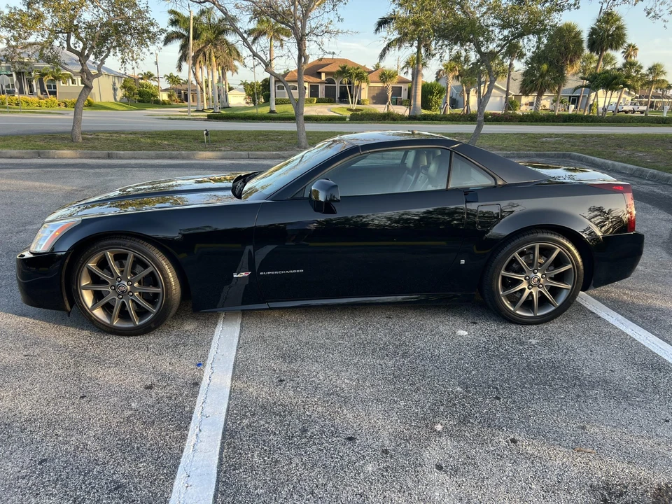 2006 Cadillac XLR-V - Image 25 of 31
