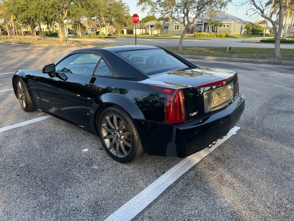 2006 Cadillac XLR-V - Image 23 of 31