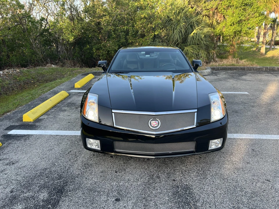 2006 Cadillac XLR-V - Image 28 of 31