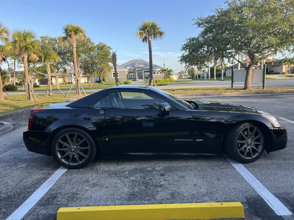 2006 Cadillac XLR-V - Image 19 of 31