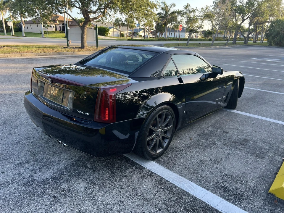 2006 Cadillac XLR-V - Image 20 of 31