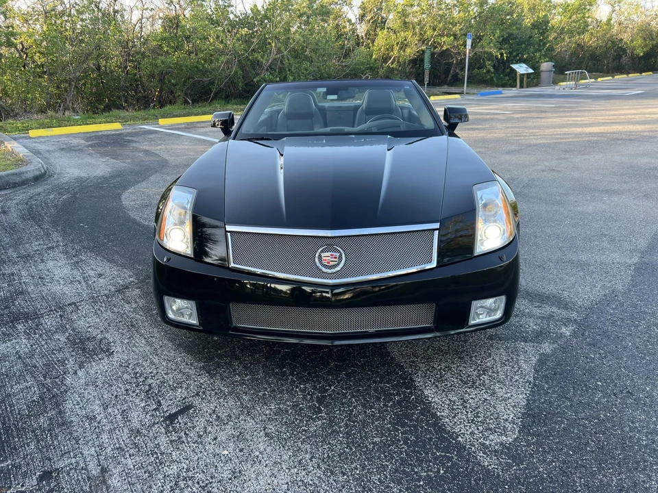 2006 Cadillac XLR-V - Image 8 of 31