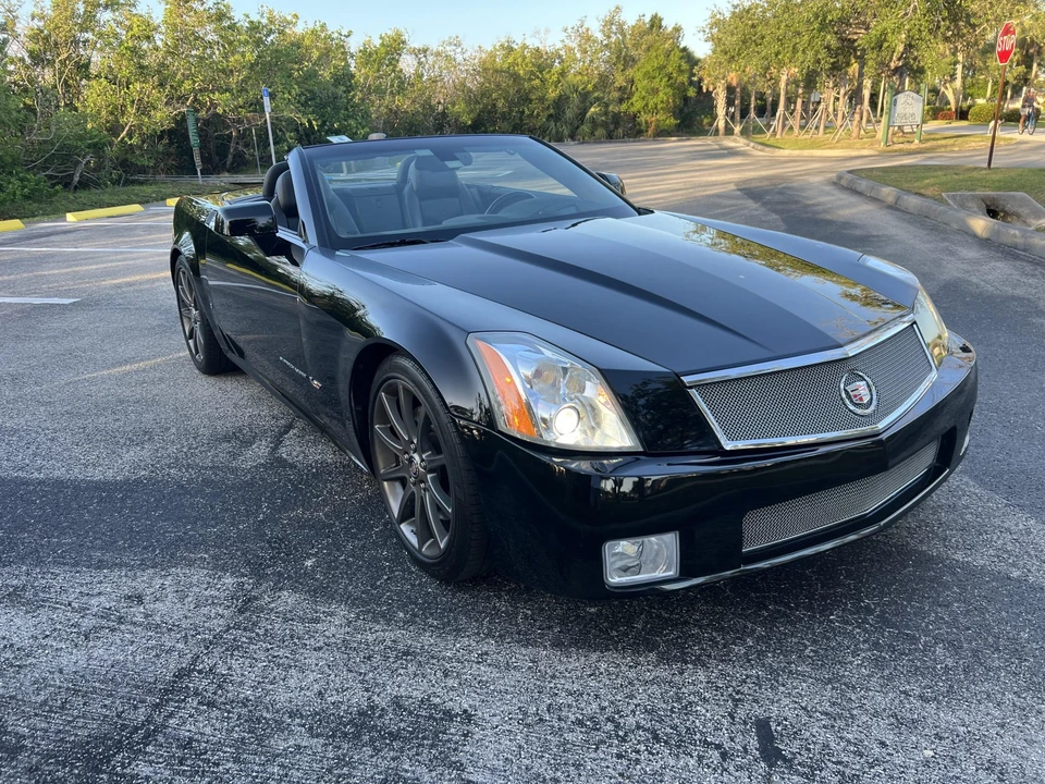 2006 Cadillac XLR-V - Image 9 of 31