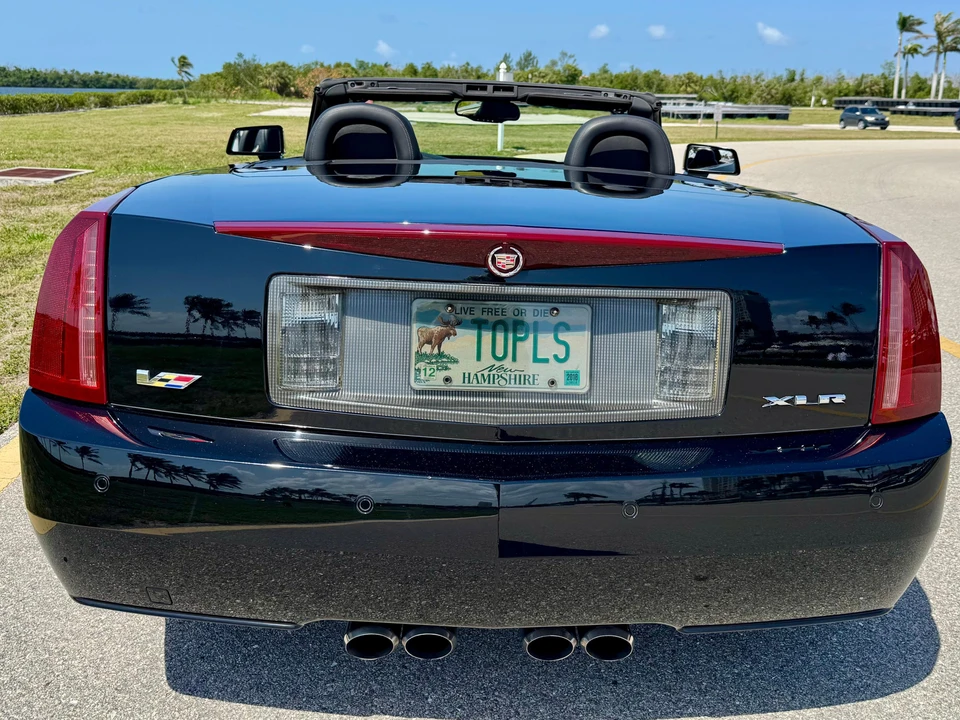 2006 Cadillac XLR-V - Image 15 of 31