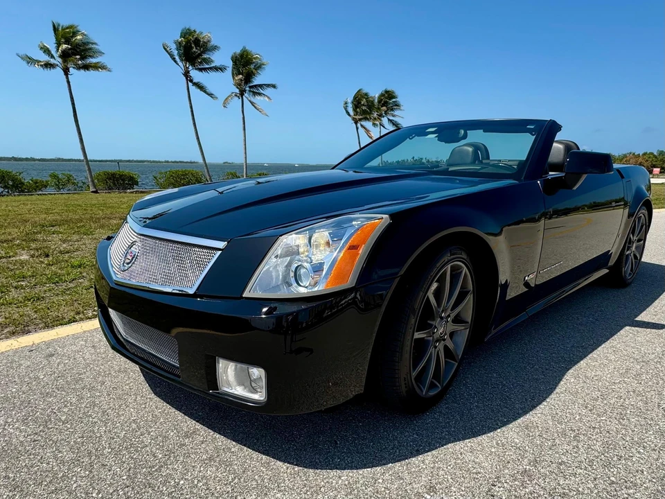 2006 Cadillac XLR-V - Image 10 of 31