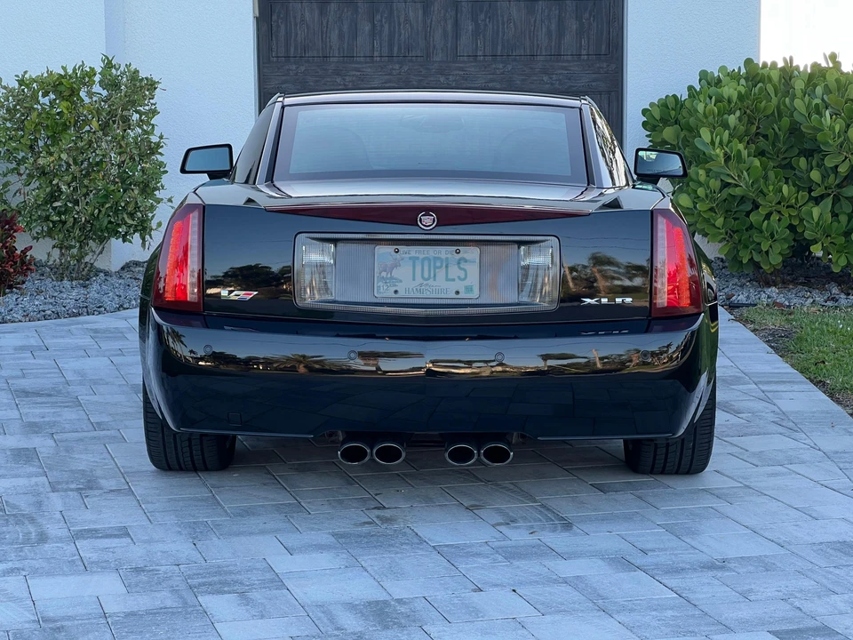 2006 Cadillac XLR-V - Image 14 of 31