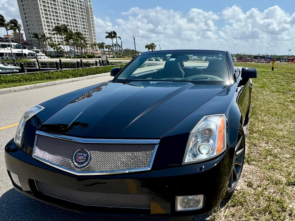 2006 Cadillac XLR-V - Image 9 of 31