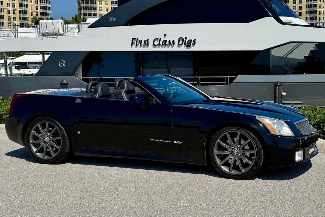 2006 Cadillac XLR-V - Image 16 of 31