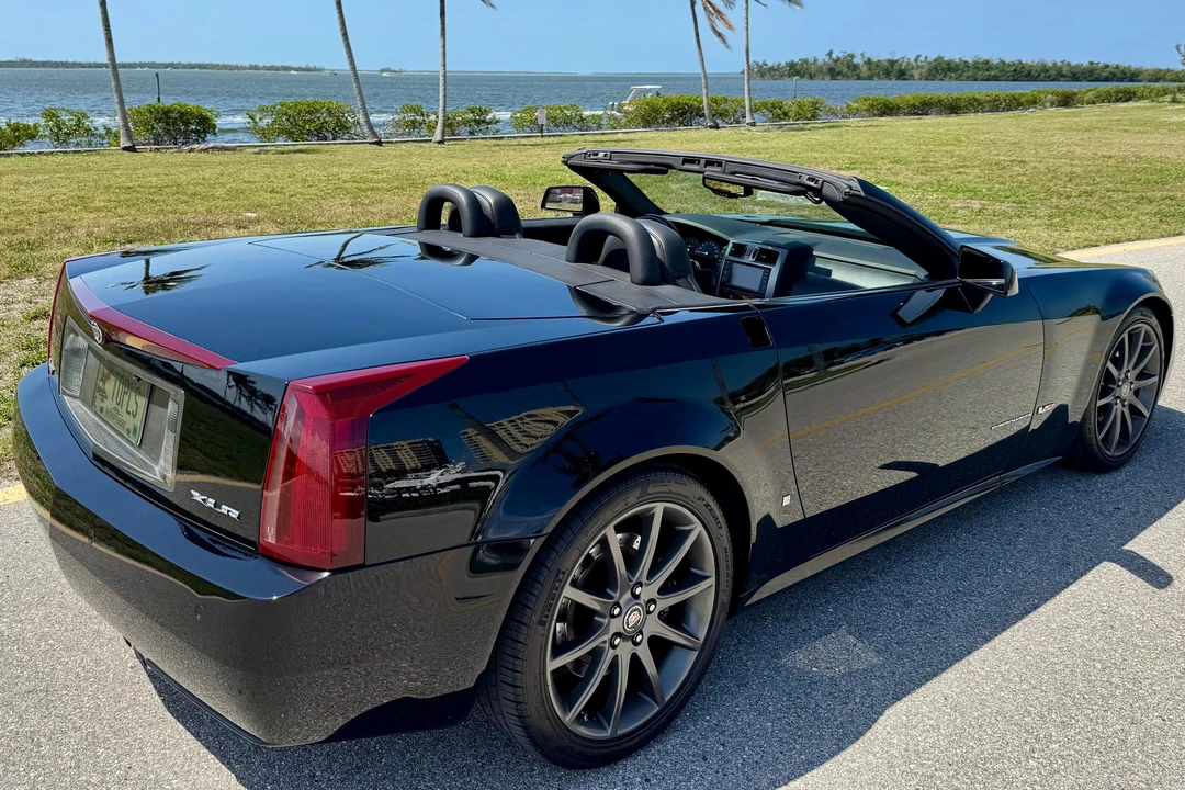 2006 Cadillac XLR-V - Image 4 of 31