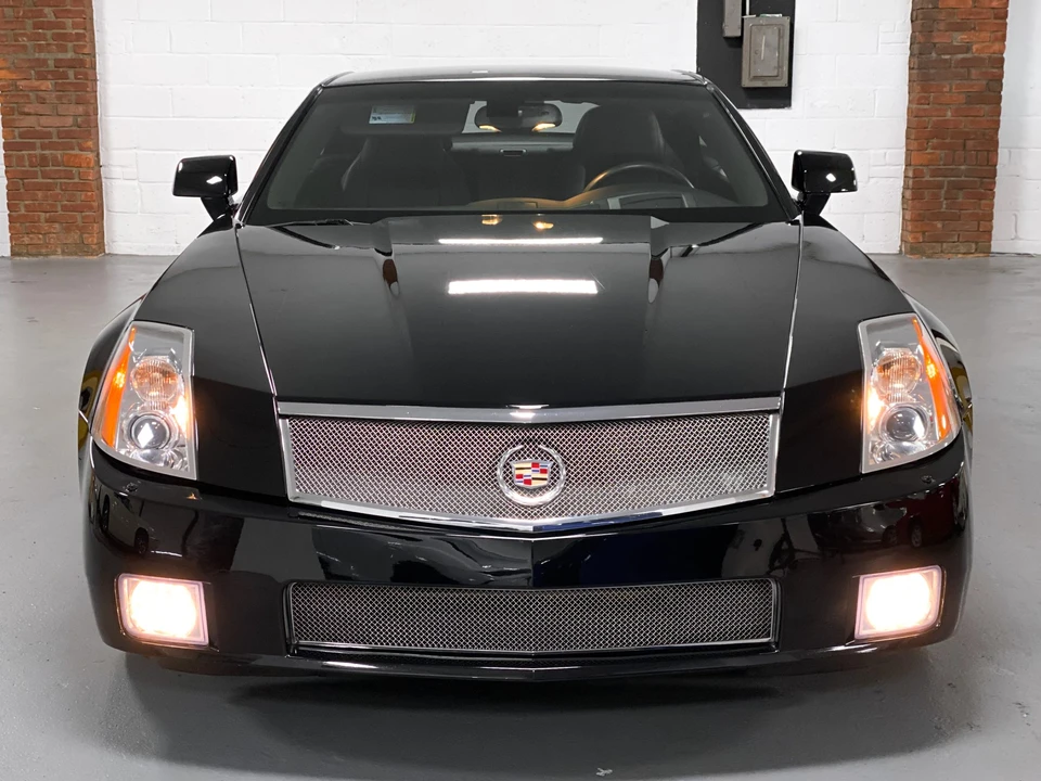 2006 Cadillac XLR-V - Image 24 of 31