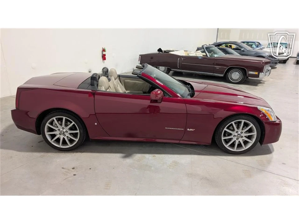 2006 Cadillac XLR-V - Image 17 of 31