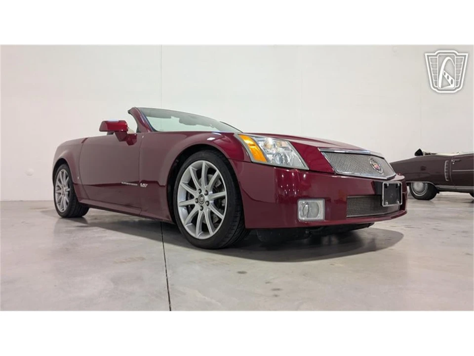 2006 Cadillac XLR-V - Image 22 of 31
