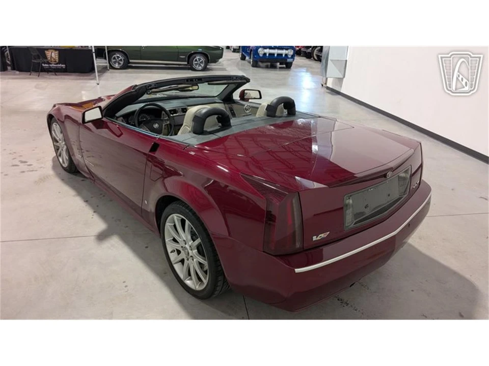 2006 Cadillac XLR-V - Image 8 of 31