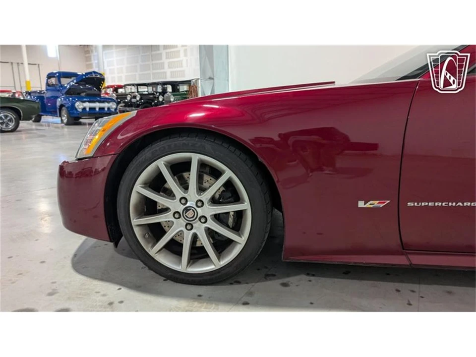 2006 Cadillac XLR-V - Image 28 of 31