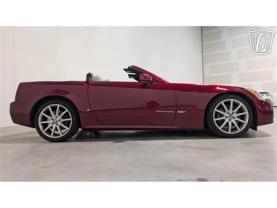 2006 Cadillac XLR-V - Image 19 of 31