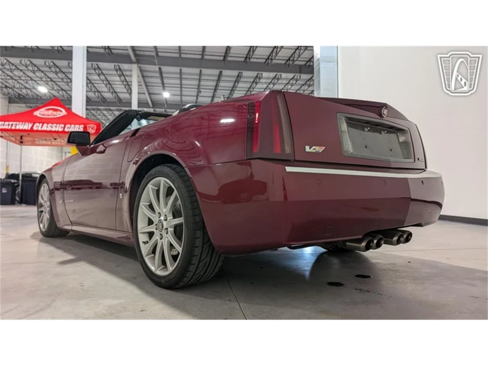 2006 Cadillac XLR-V - Image 10 of 31