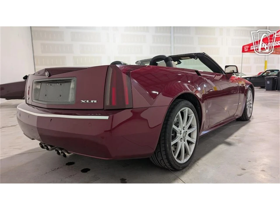 2006 Cadillac XLR-V - Image 15 of 31