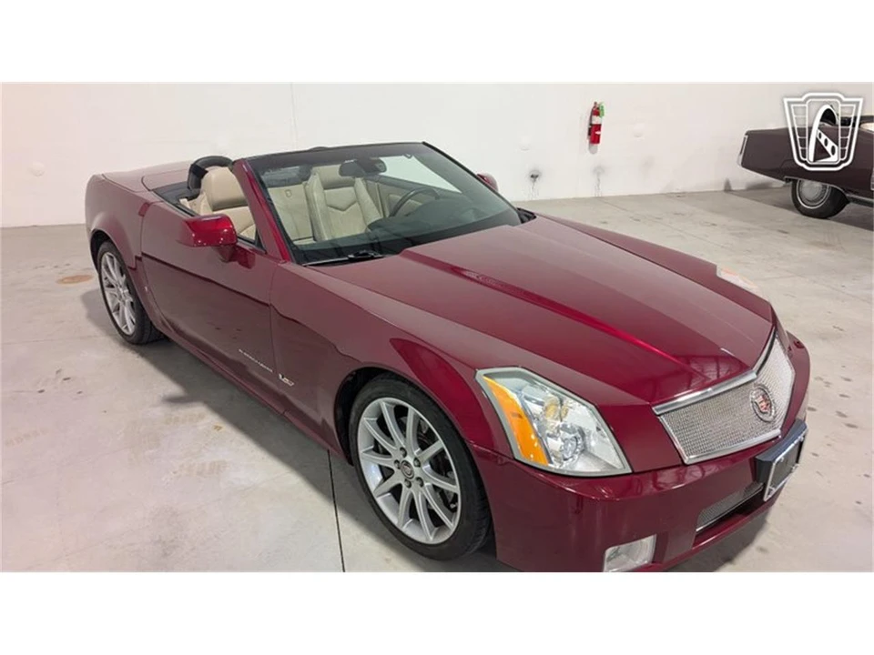 2006 Cadillac XLR-V - Image 20 of 31