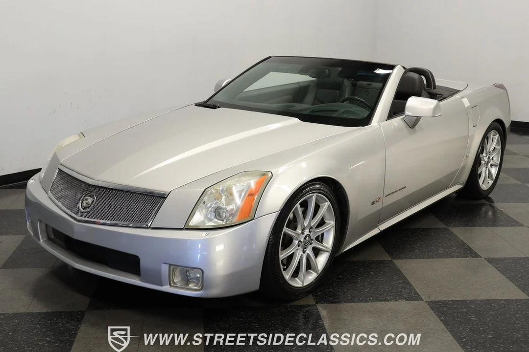2006 Cadillac XLR-V - Image 18 of 21