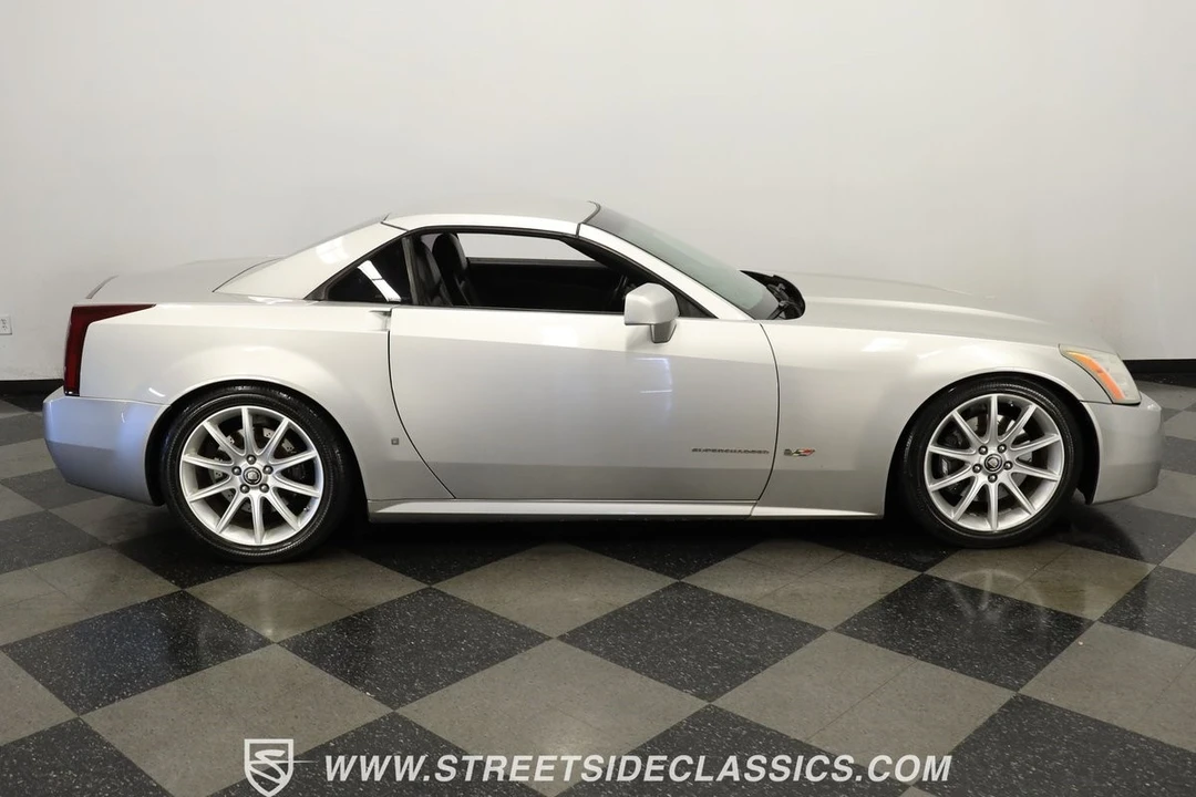2006 Cadillac XLR-V - Image 13 of 21