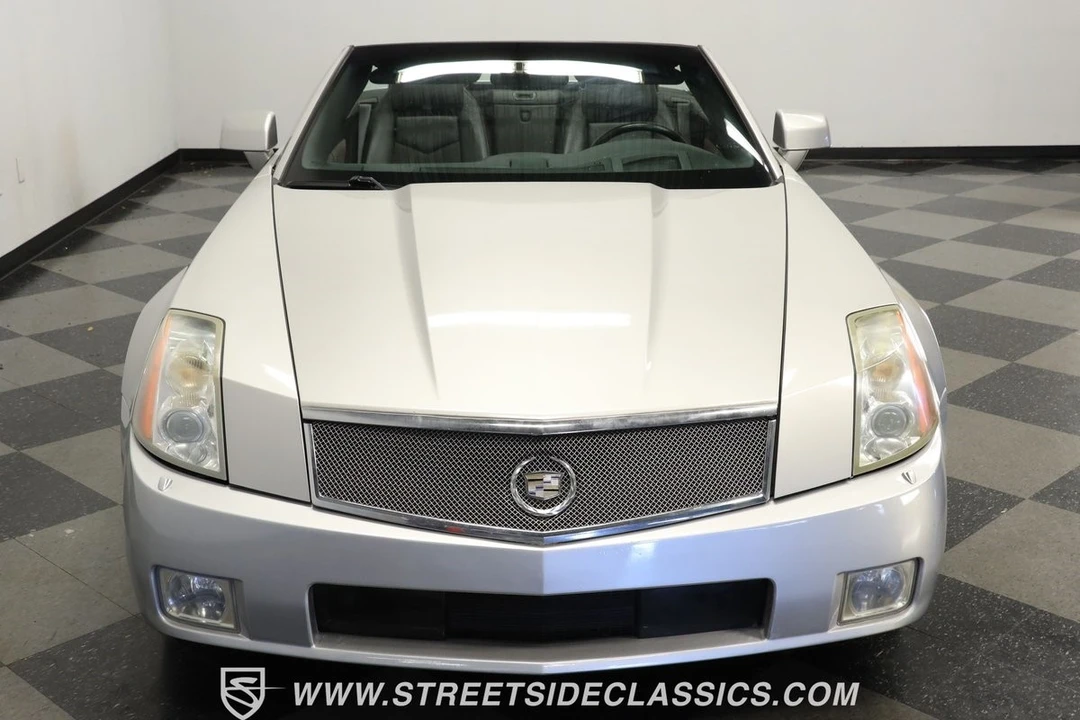 2006 Cadillac XLR-V - Image 16 of 21