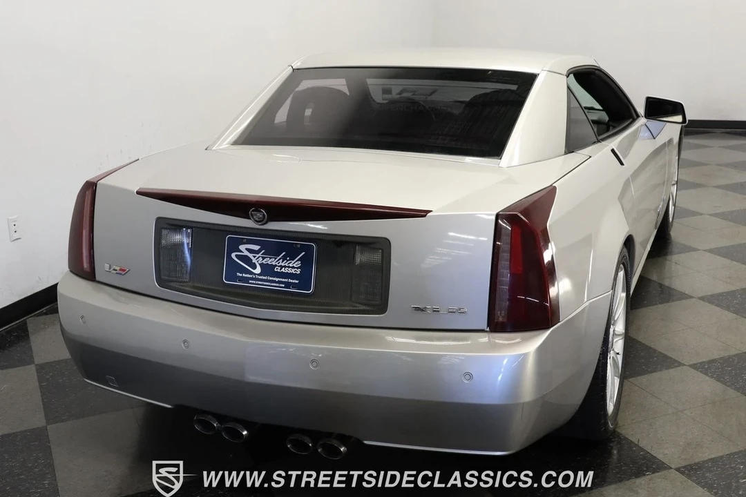 2006 Cadillac XLR-V - Image 10 of 21