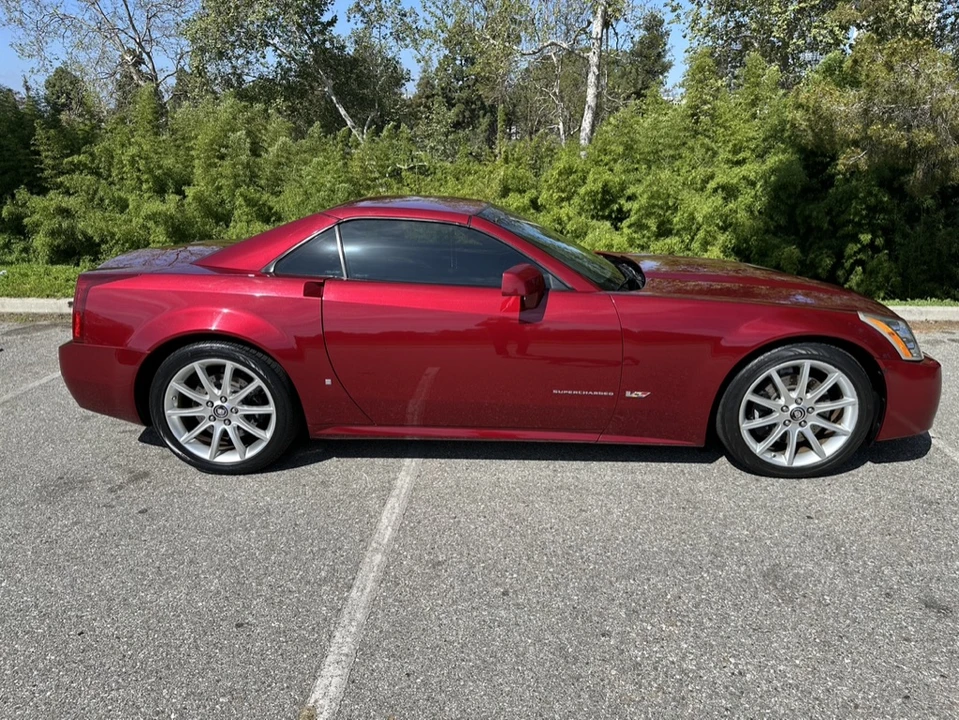 2006 Cadillac XLR-V - Image 13 of 31