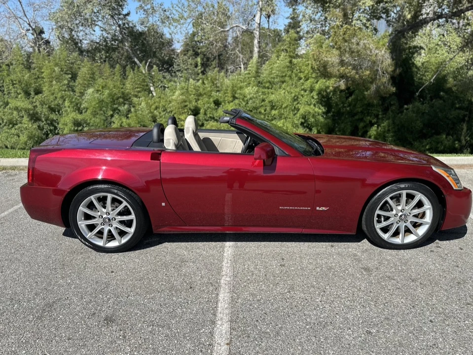 2006 Cadillac XLR-V - Image 7 of 31