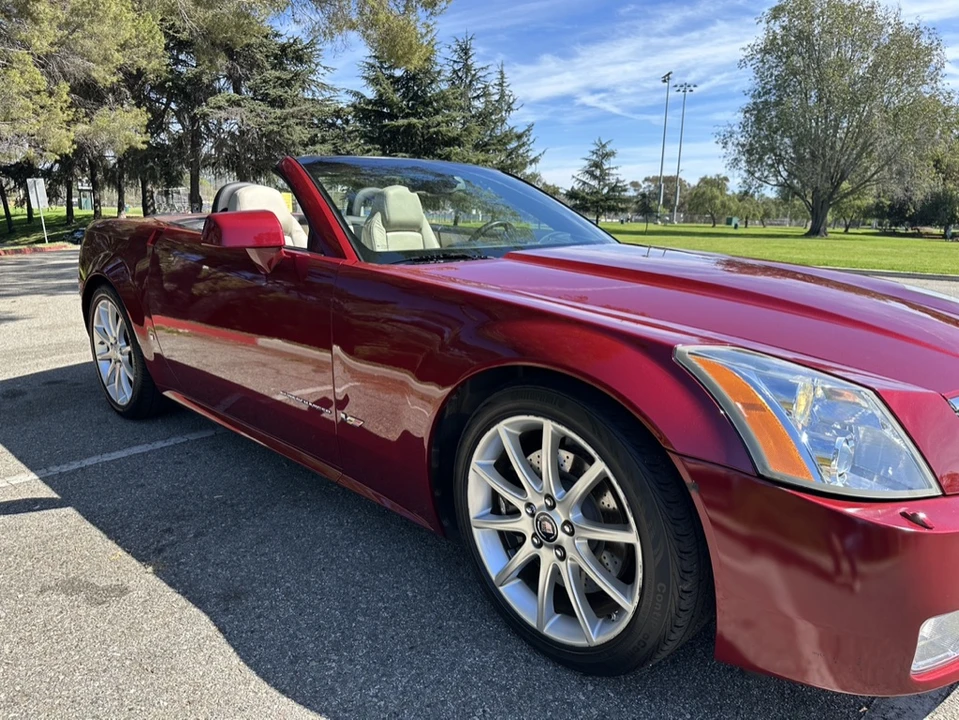 2006 Cadillac XLR-V - Image 29 of 31