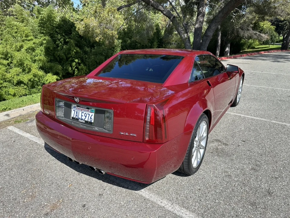 2006 Cadillac XLR-V - Image 17 of 31