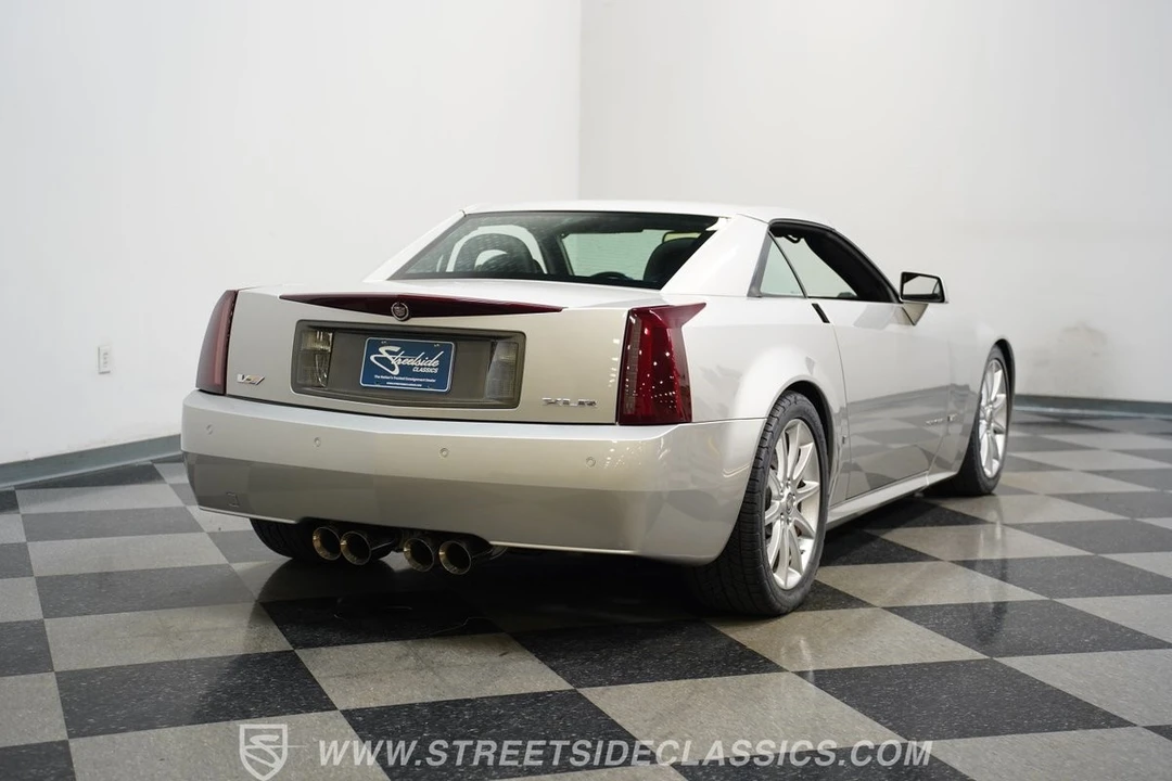 2006 Cadillac XLR-V - Image 12 of 21