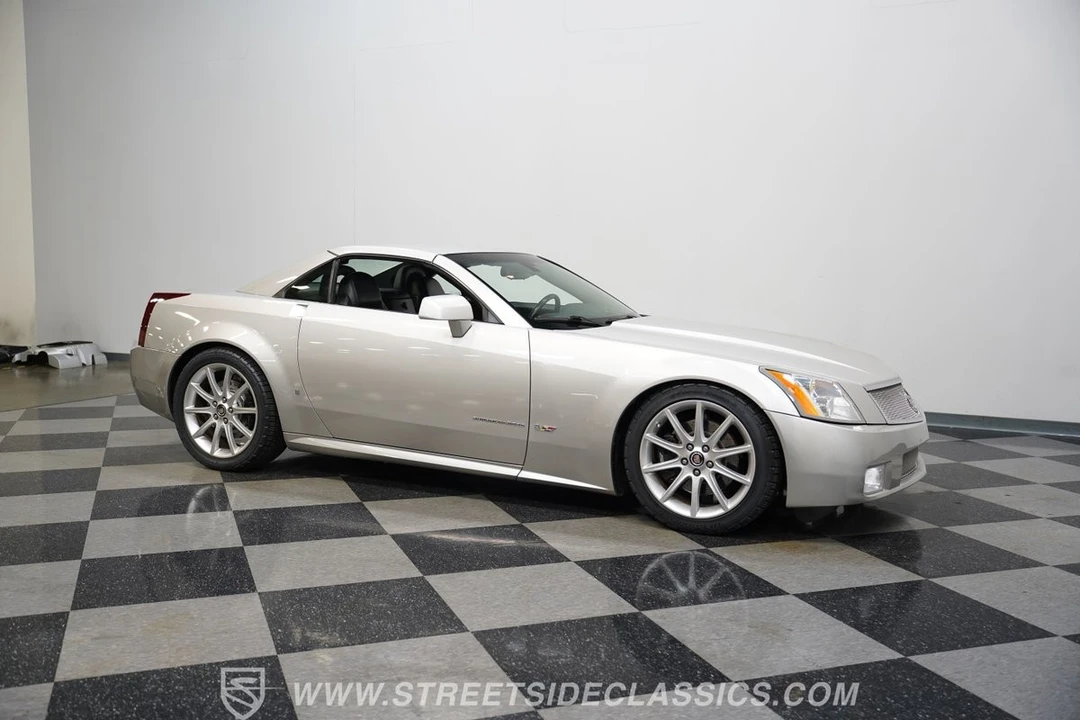 2006 Cadillac XLR-V - Image 15 of 21