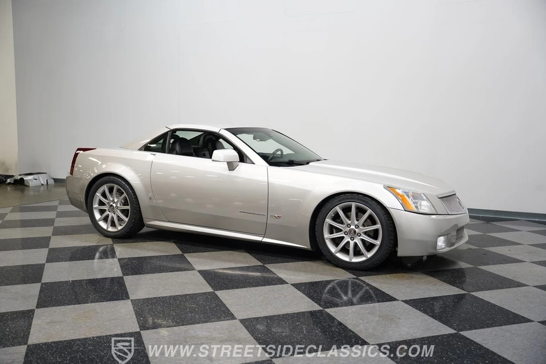 2006 Cadillac XLR-V - Image 16 of 21