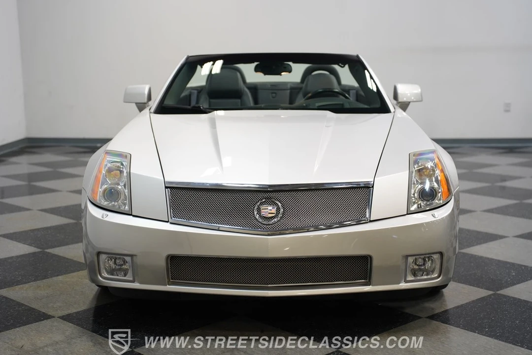 2006 Cadillac XLR-V - Image 17 of 21