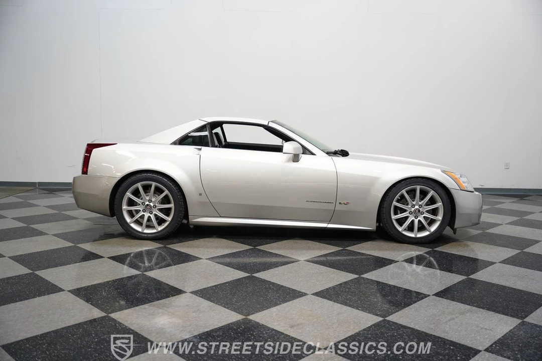 2006 Cadillac XLR-V - Image 14 of 21